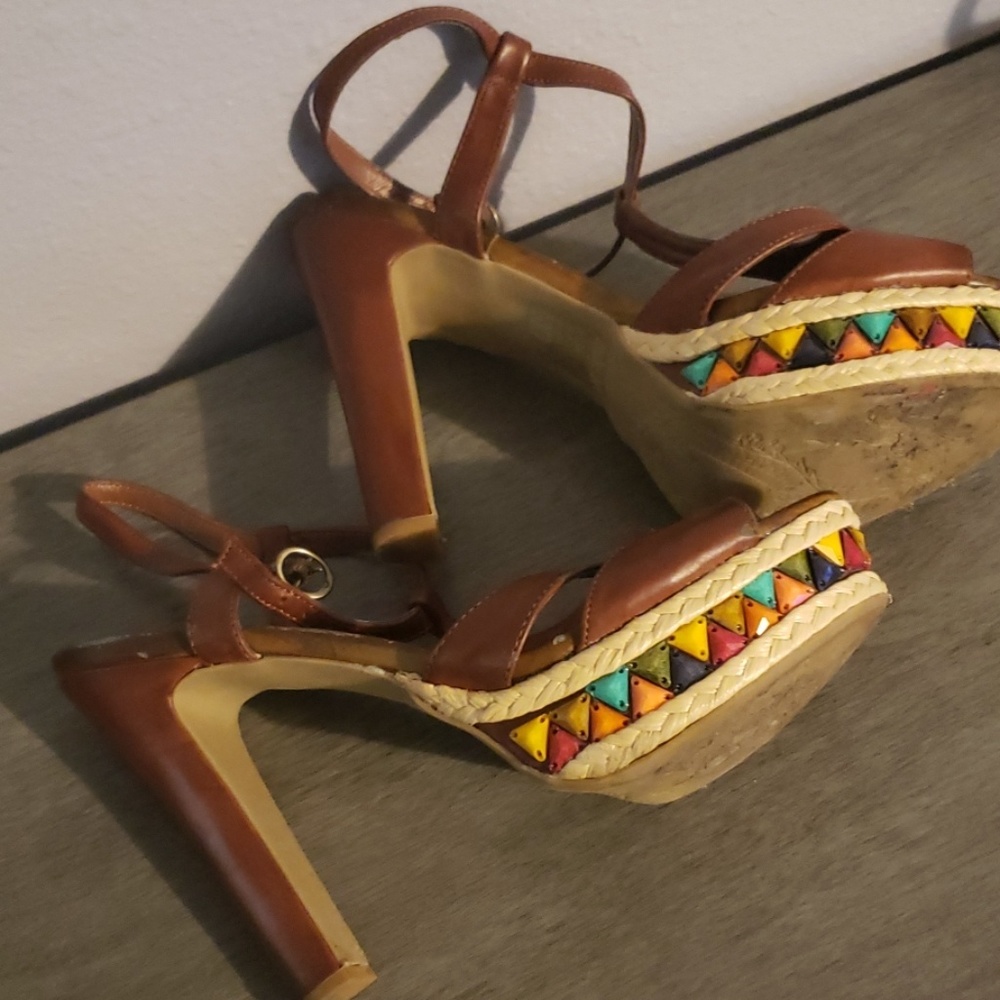 Shoes - Picture 2 of 4